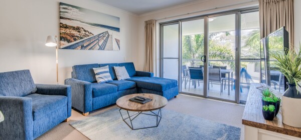 Coolum At The Beach apartment three Bed lounge outdoor balcony