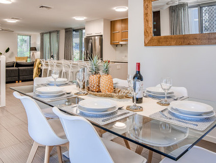 coolum at the beach three bedroom villa dining