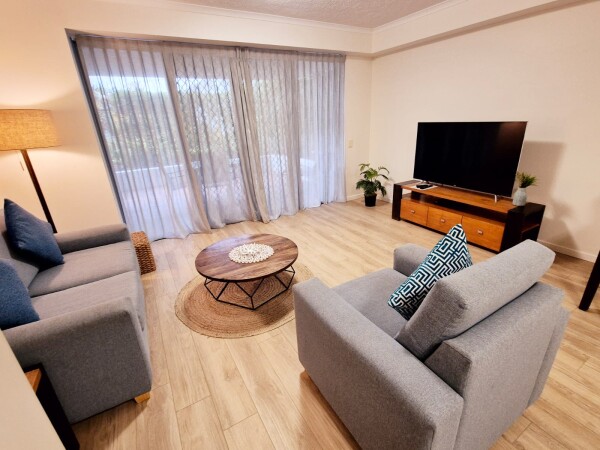 Coolum Accessibilty dining lounge2
