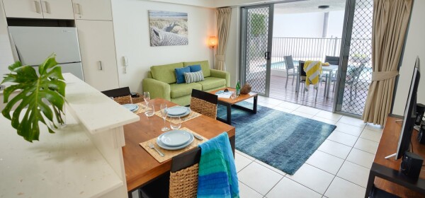 Coolum At The Beach Ground Floor One Bed Pool lounge dining