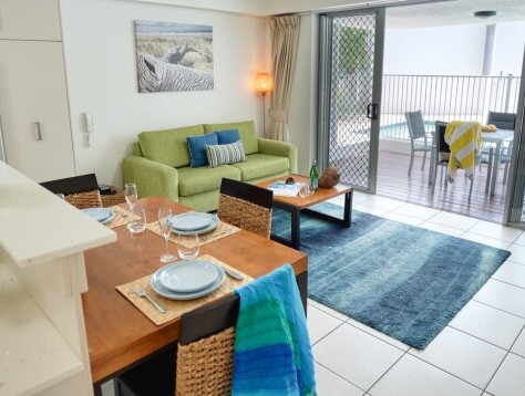 Coolum At The Beach Ground Floor One Bed Pool lounge dining