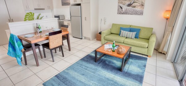 Coolum At The Beach Ground Floor One Bed Pool lounge