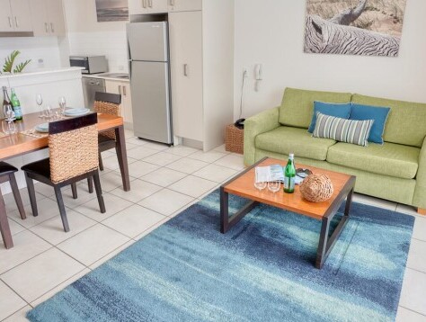 Coolum At The Beach Ground Floor One Bed Pool lounge