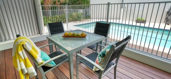 Coolum At The Beach Ground Floor One Bed Pool outdoor dining