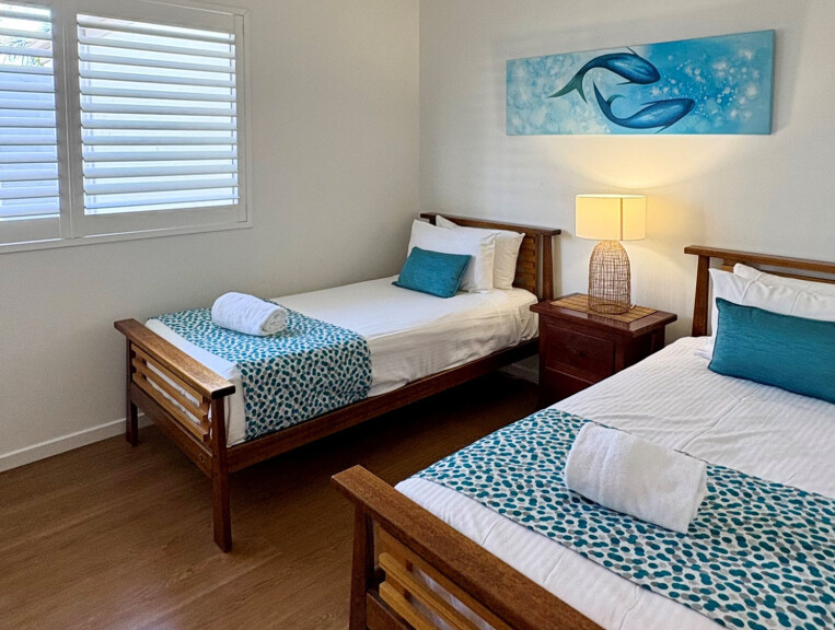 coolum at the beach 4 bedroom spa villa bedroom 2 singles