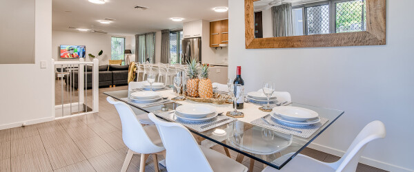 coolum at the beach three bedroom villa dining