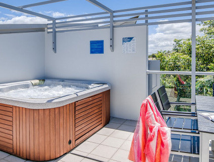 coolum at the beach three bedroom villa rooftop spa 1500x625