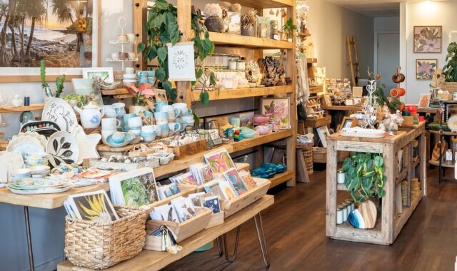 Les Artisans Co inside