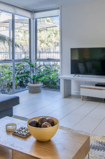 apartment slide 8 1500x625